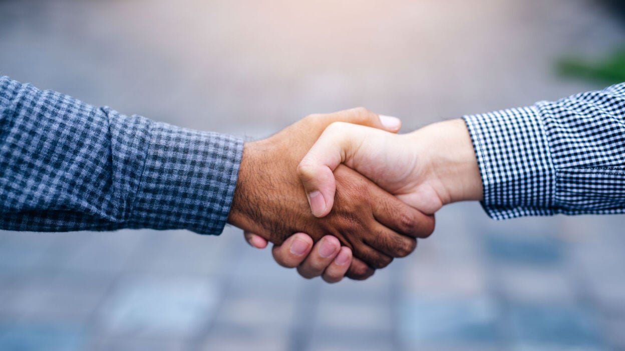 Bitcoin developer finds bug in competing coin, does the right thing